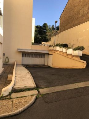 Photo GARAGE-A-LOUER-25-m²-à-Beziers-0