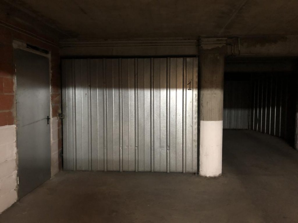 Photo GARAGE-A-LOUER-25-m²-à-Beziers-1