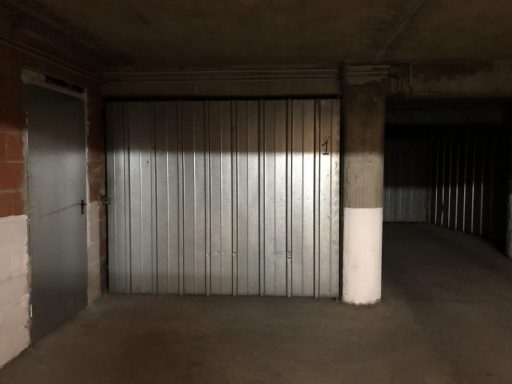 Photo GARAGE-A-LOUER-25-m²-à-Beziers-1