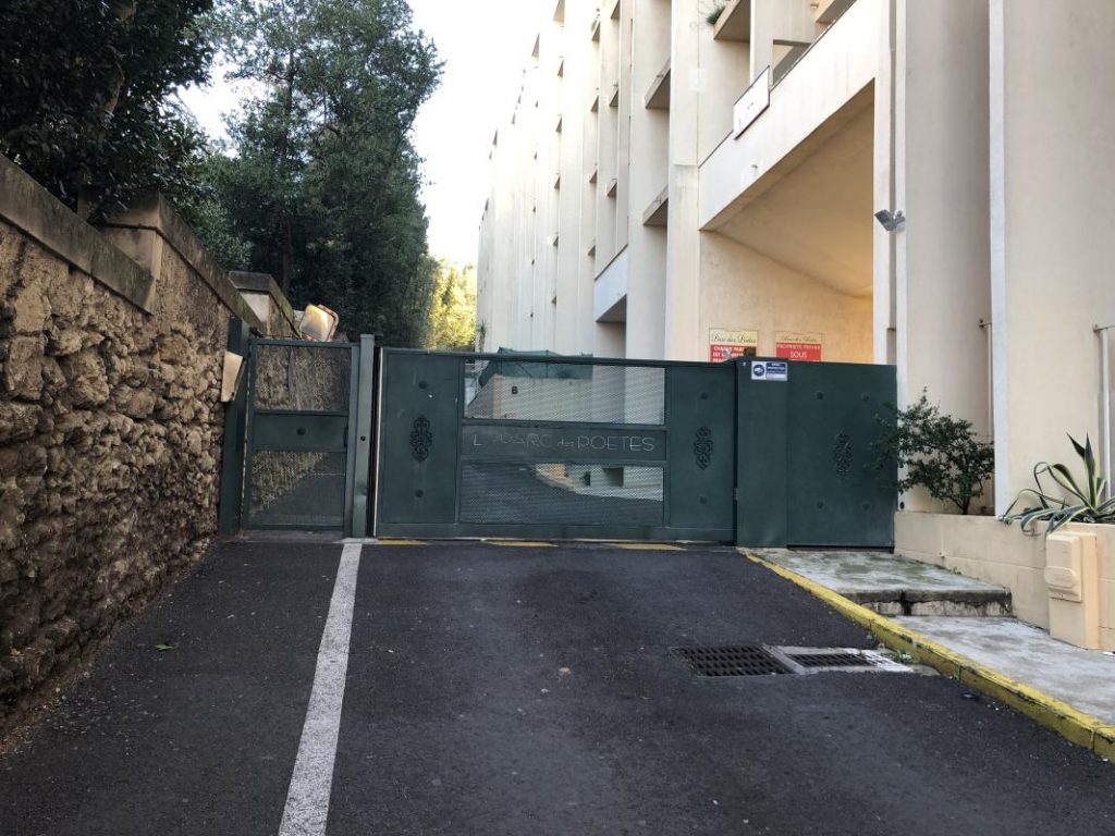 Photo GARAGE-A-LOUER-25-m²-à-Beziers-2