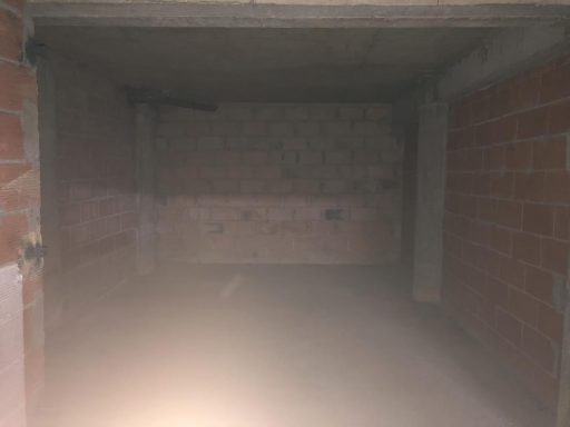 Photo GARAGE-A-LOUER-25-m²-à-Beziers-3