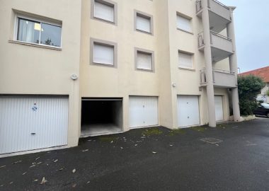 Photo GARAGE-1-pièce-17-m²-à-Beziers-0