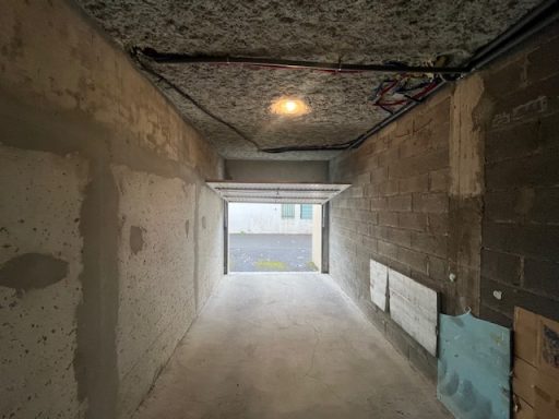 Photo GARAGE-1-pièce-17-m²-à-Beziers-1