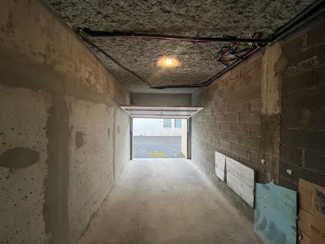 Photo GARAGE-1-pièce-17-m²-à-Beziers-1